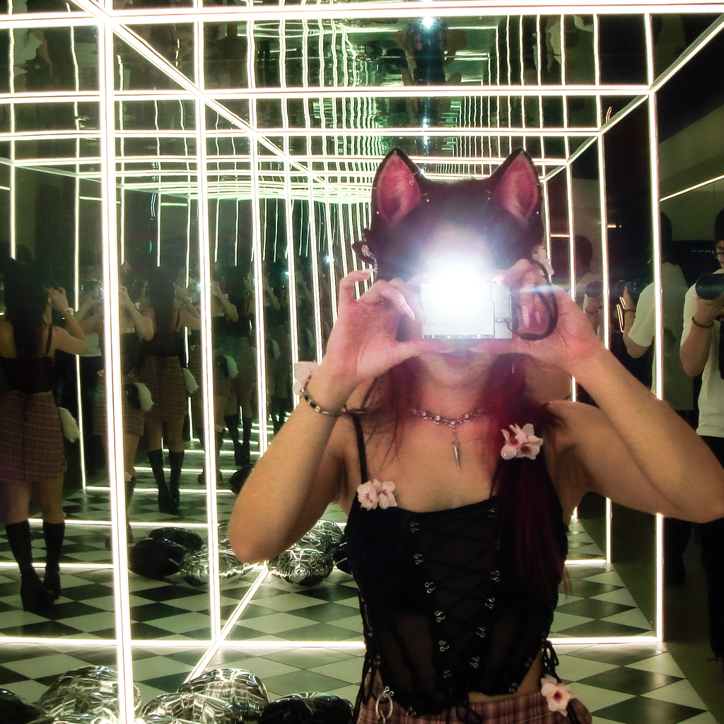 Black Sakura Kitsune