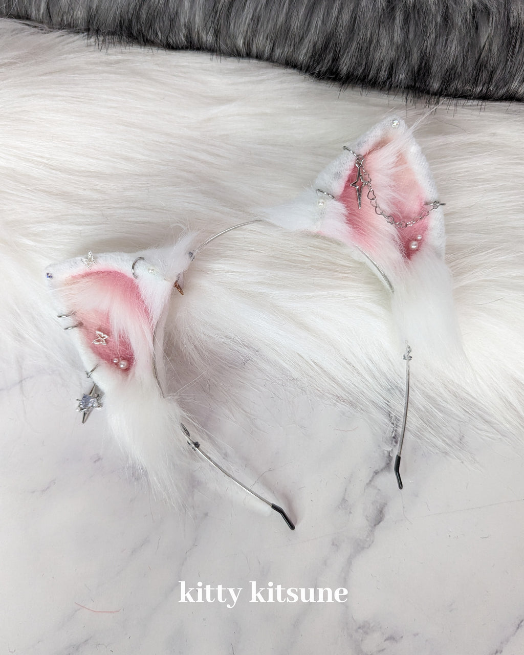White Dreamy Chrome Kitty
