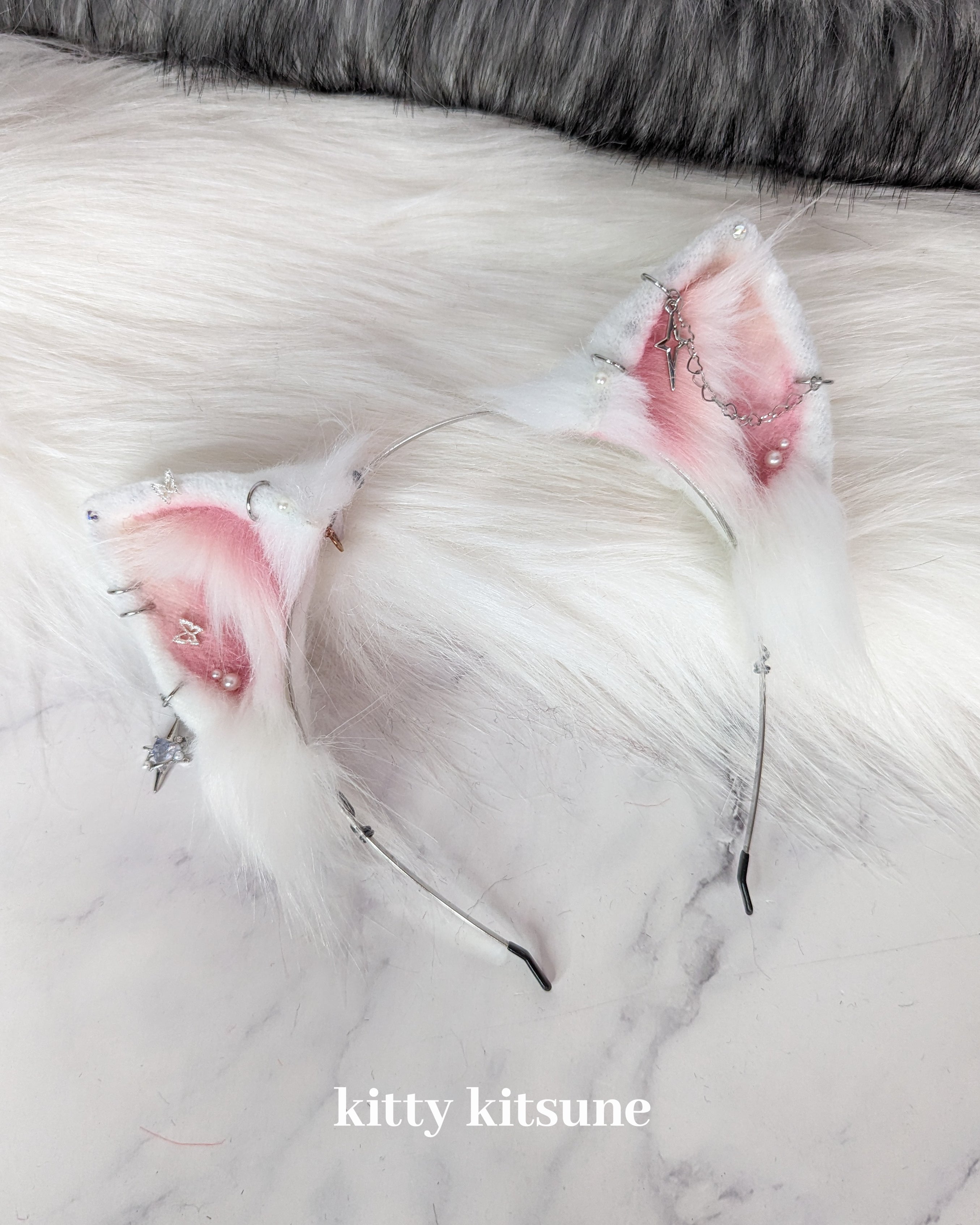 White Dreamy Chrome Kitty
