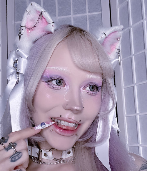 Chrome Pearlescent White Twin Tail Bows (Preorder)